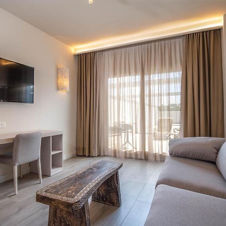 Aljarafe Suites By Qhotels Gelves Ngoại thất bức ảnh