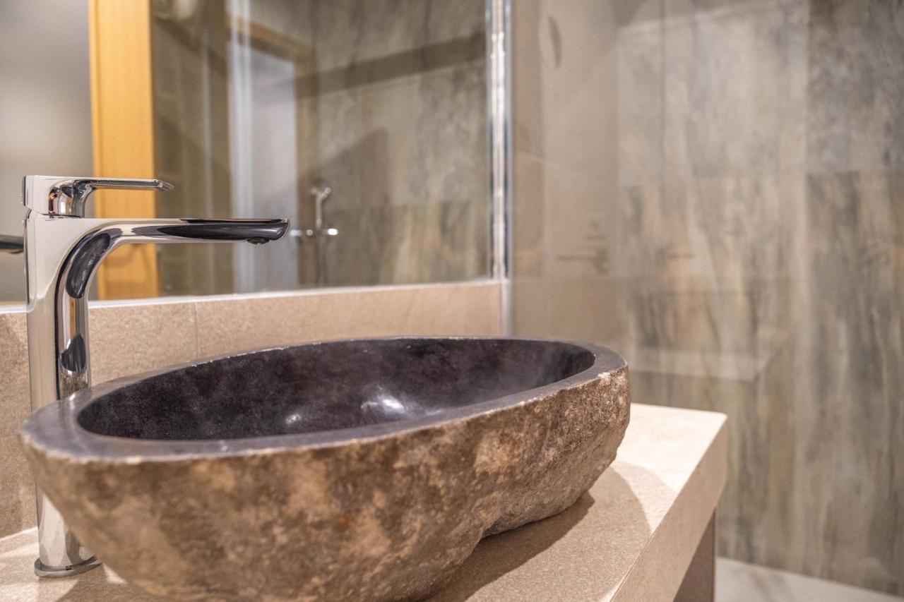 Aljarafe Suites By Qhotels Gelves Ngoại thất bức ảnh