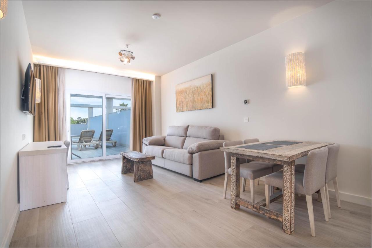 Aljarafe Suites By Qhotels Gelves Ngoại thất bức ảnh