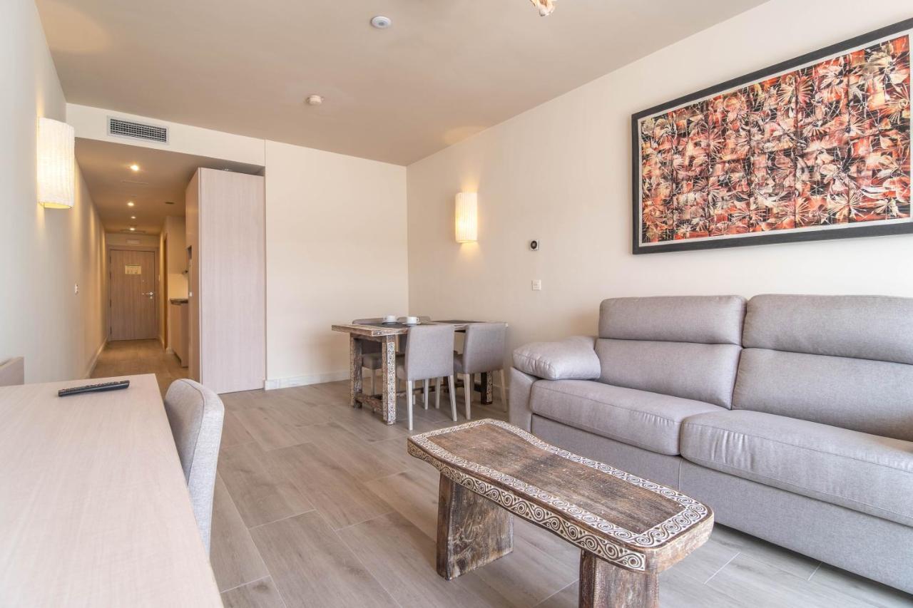 Aljarafe Suites By Qhotels Gelves Ngoại thất bức ảnh